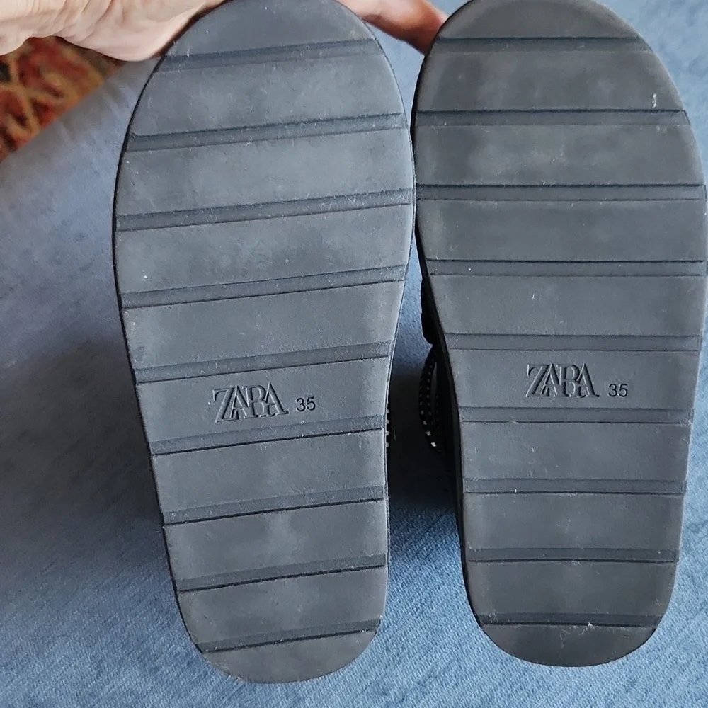 Zara Black Water Repellent Winter Kids Boots with Cream Sherpa Lining Size 35/3